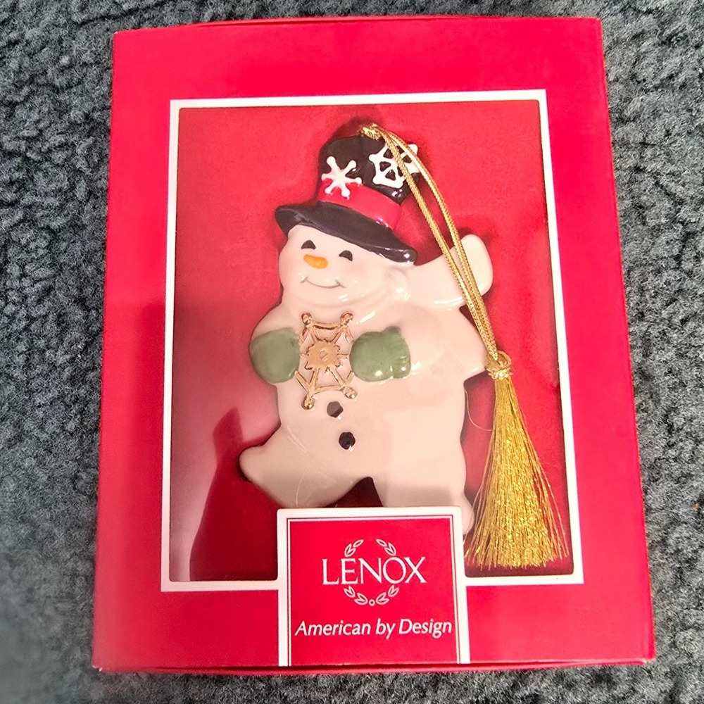 Lenox Snowflake Snowman Ornament Porcelain 4in Ivory Black Green RED 857519‎ NIB